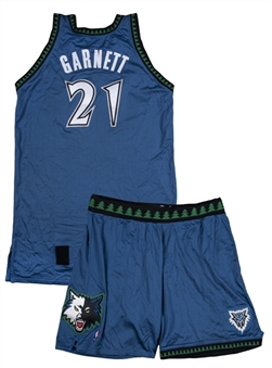 2007 Kevin Garnett Game Used Minnesota Timberwolves #21 Road Uniform Photo Matched to 3/18, 3/20, 3/21, 3/23, and 3/28 - Matched to 108 Pts. And 79 Reb. (Resolution & Timberwolves COA)